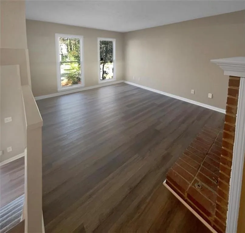 2 bed, 2.5 bath, 1940 sqft, $1,700 — Photo 3