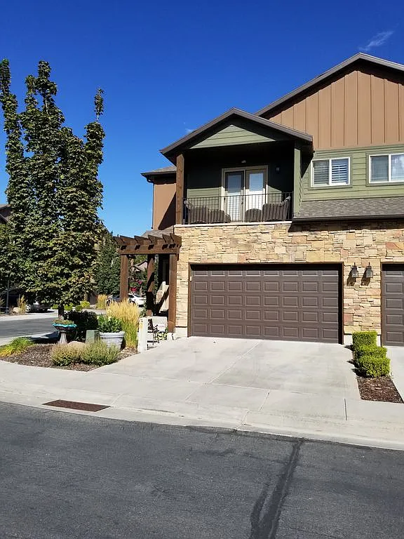 3 bed, 2182 sqft, $2,650 — Photo 1