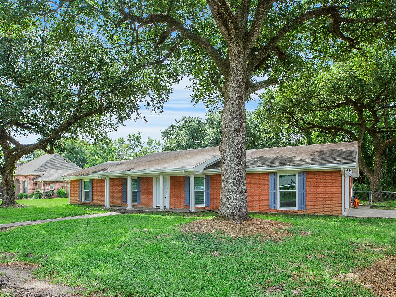 3 bed, 1770 sqft, $1,900 — Photo 2