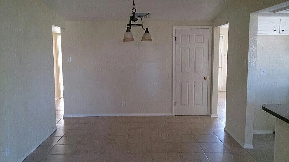 10429 Tomwood Avenue — Photo 3