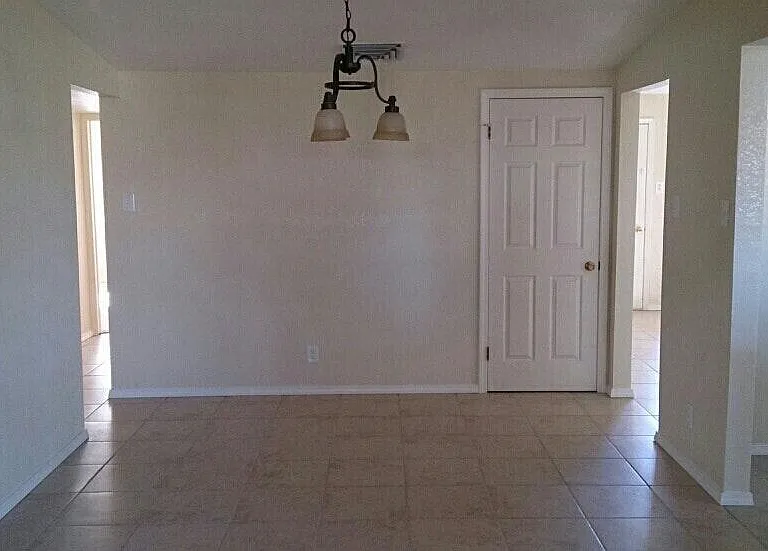 10429 Tomwood Ave — Photo 3