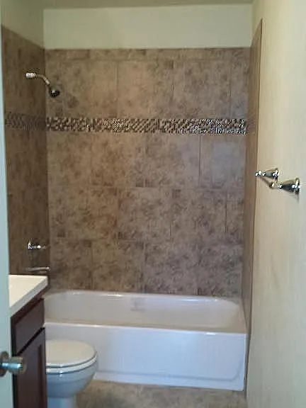 2125 N Euclid Ave — Photo 4