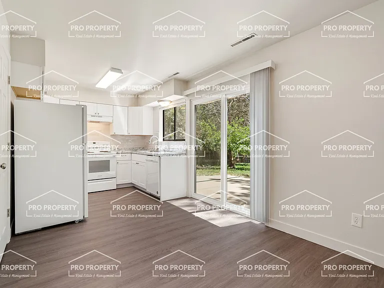 2576 Gilpin Ct — Photo 8