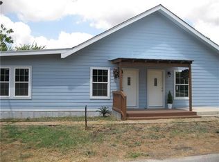 211A/211B Shaw St, Taylor, TX 76574