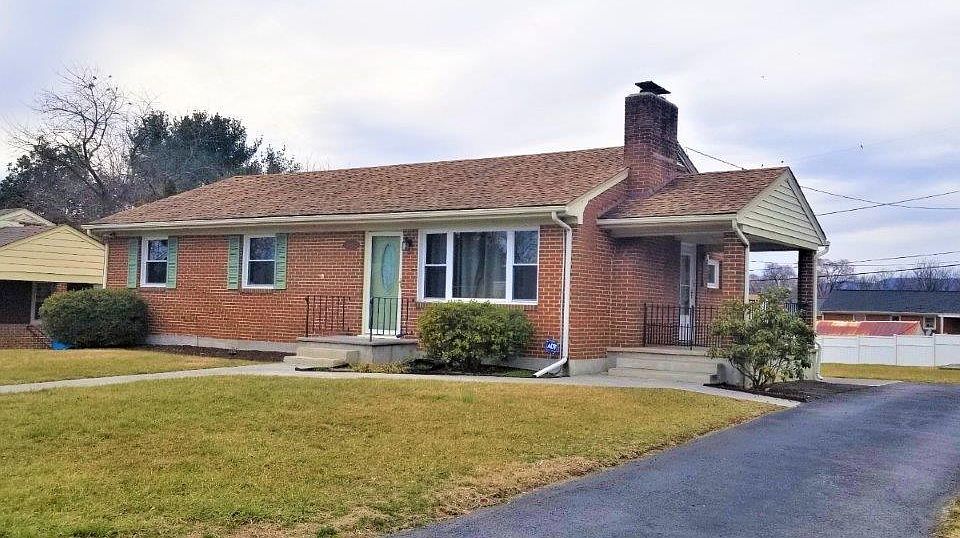 1st image of 1933 Barrington Dr NW
