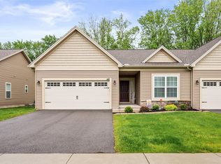 142 Golden Oaks Way, Rochester, NY 14624