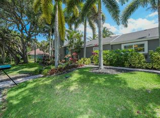 690 Tropical Cir, Sarasota, FL 34242