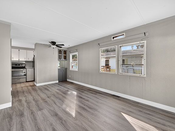 4th image of 2401 Ord Rd #49