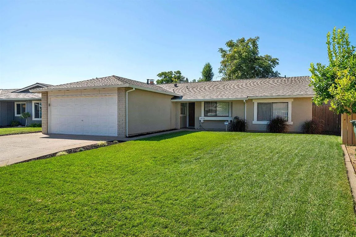 9355 Medallion Way photo 1