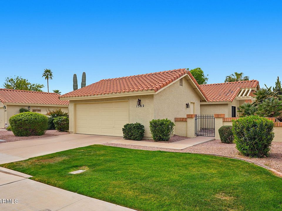 1st image of 1382 N Tamarisk Drive