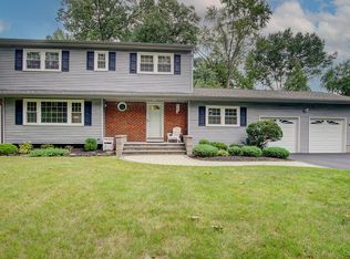 10 Cornwall Dr, East Windsor, NJ 08520