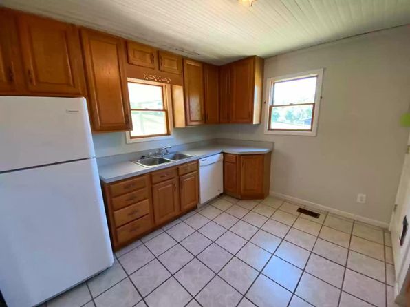 4096 Indian Creek Rd, Elkview, WV 25071