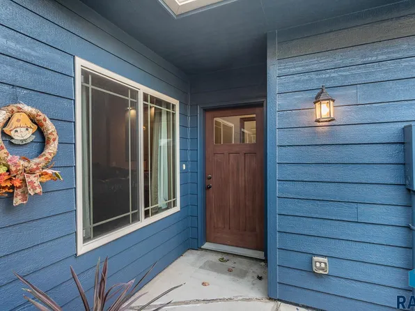 6708 S Tomar Rd, Sioux Falls, SD 57108