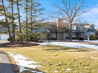 4 Steeple Chase Ln, Northfield, IL 60093