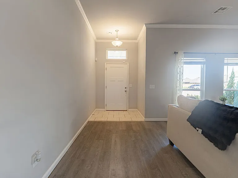 15708 Vermillion Dr — Photo 24