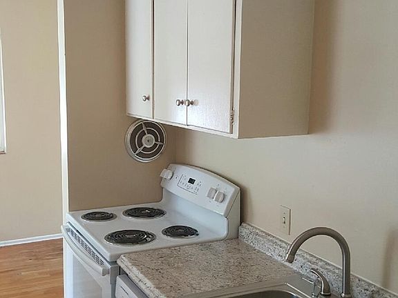 3rd image of 525 E Roy St #204