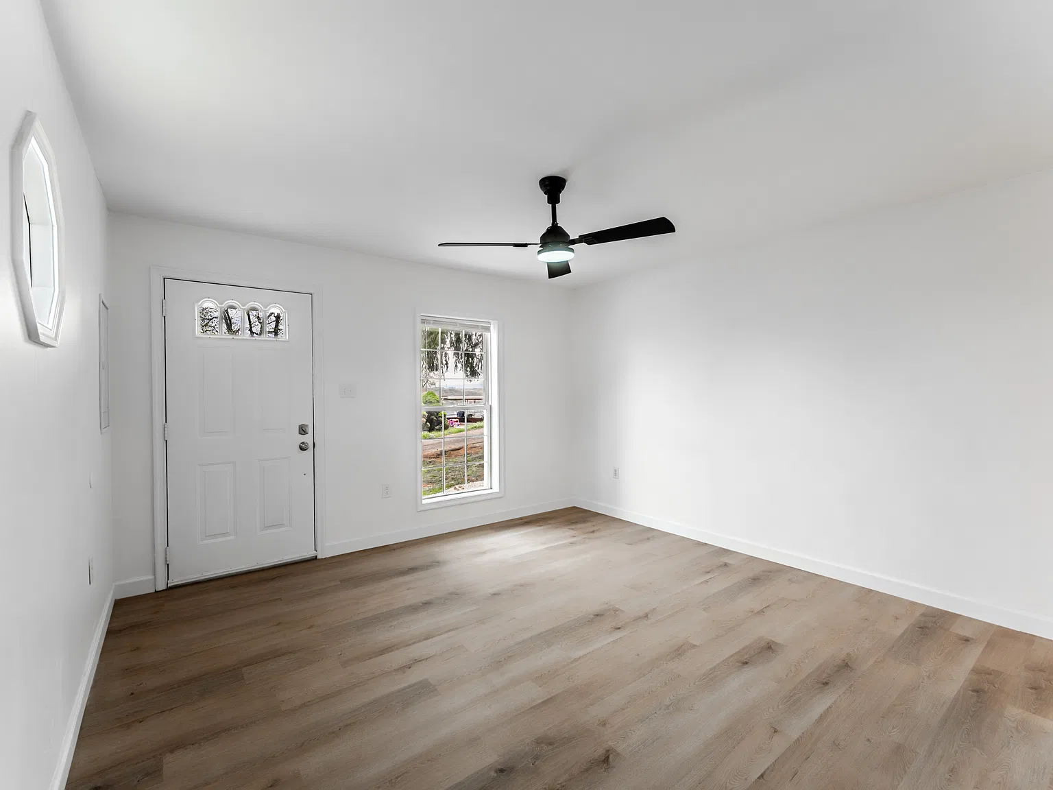 301 Davis Street Unit B - 1 — Photo 3