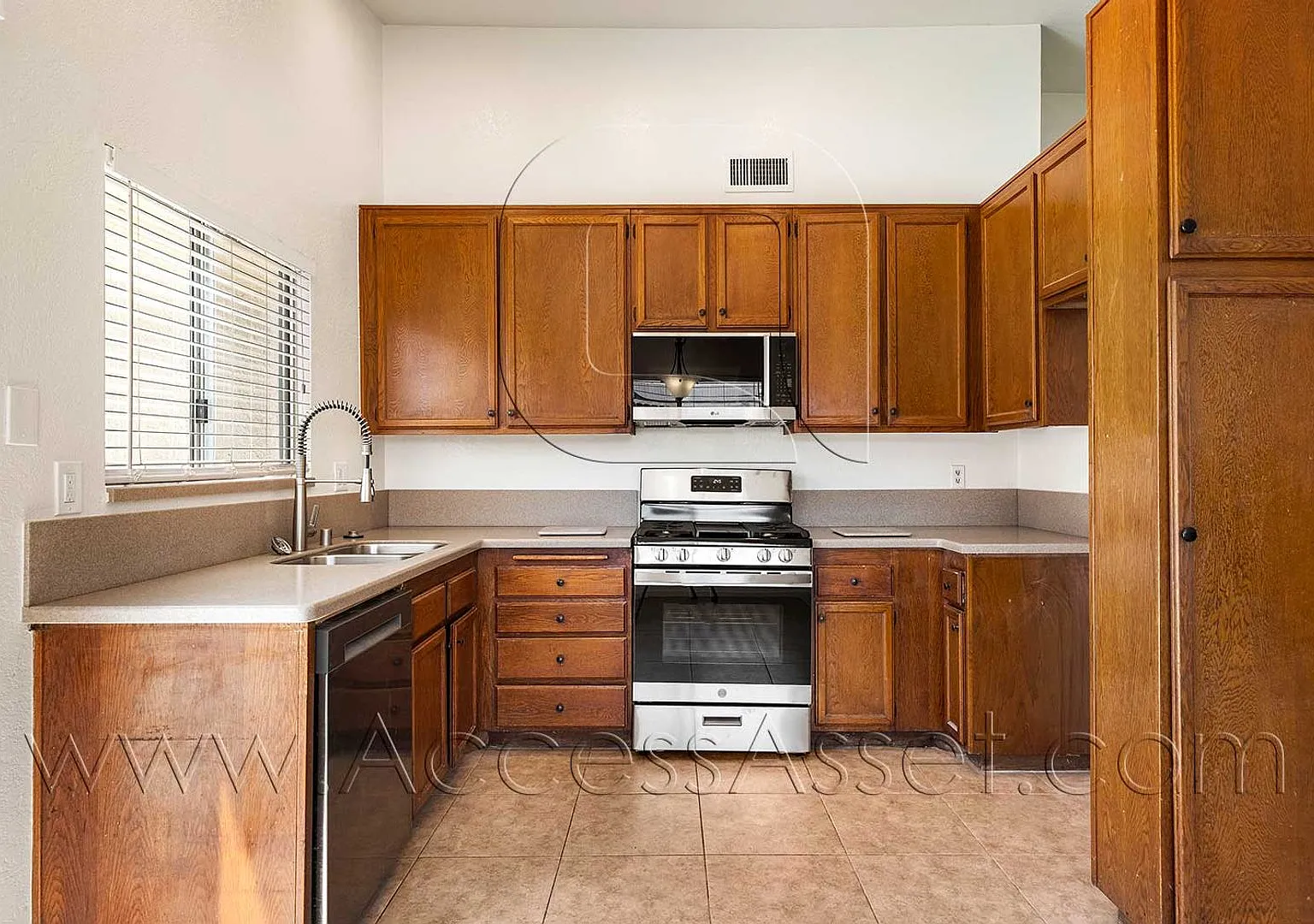 3-Bedroom Lake Elsinore Home with Private Fenced Yard & 2-Car Garage — Photo 3