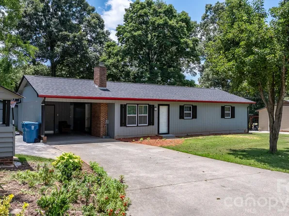 3246 21st Ave NE, Hickory, NC 28601
