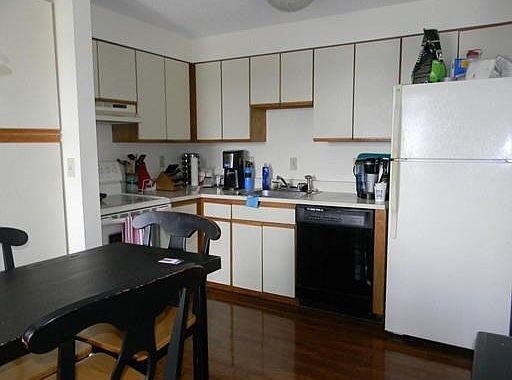 3rd image of 111 Water St APT 1