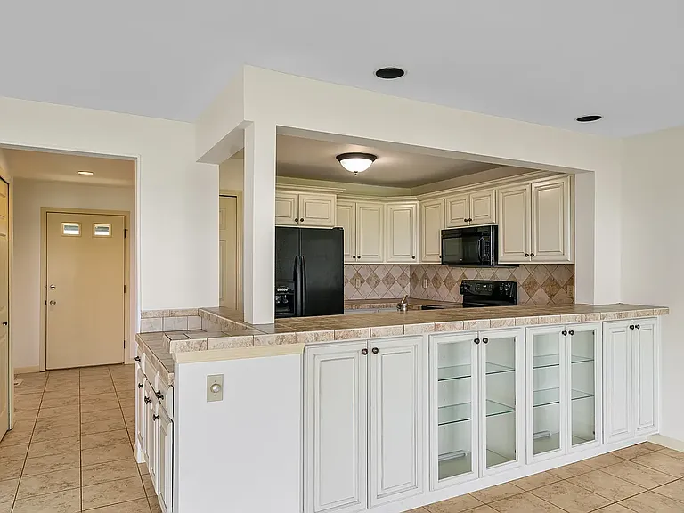 1034 Marina Bluff Dr — Photo 6