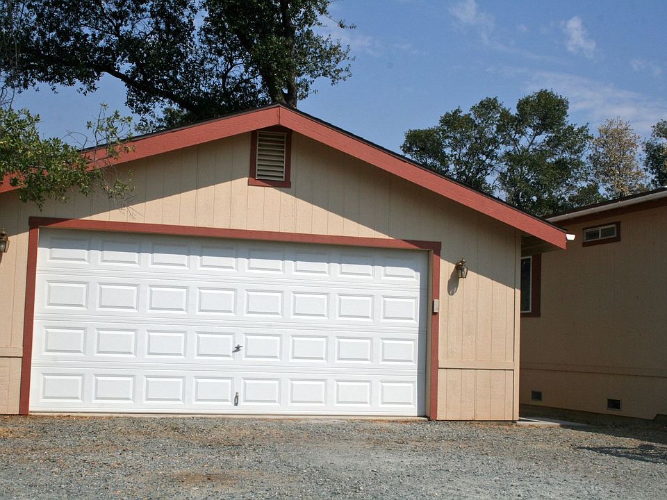 22 x 22 Detached Garage