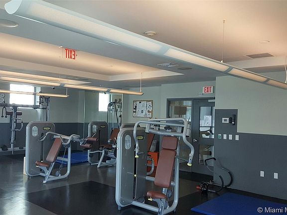 4th image of 333 NE 24th St APT 1504