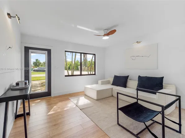 9915 SW 212th St, Cutler Bay, FL 33189