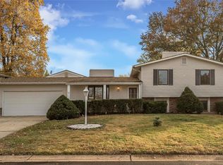 43 Oak Hill Ln, Saint Peters, MO