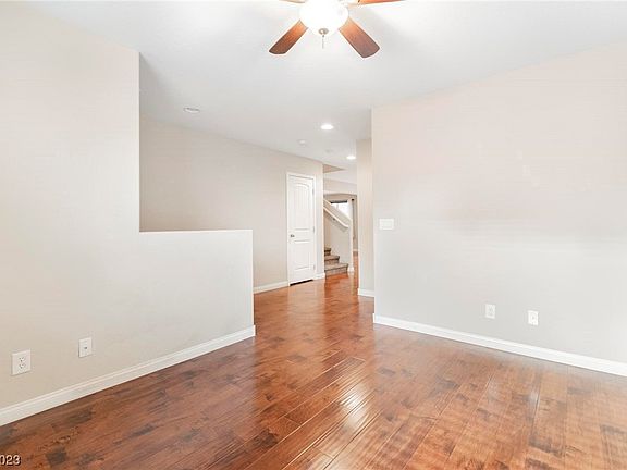 5th image of 10832 Cather Ave