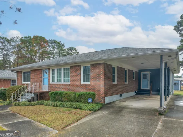 5292 Woodland Dr, Lake City, GA 30260