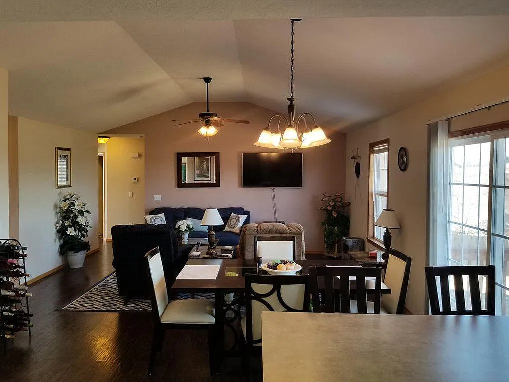3 bed, 1244 sqft, $1,495 — Photo 2
