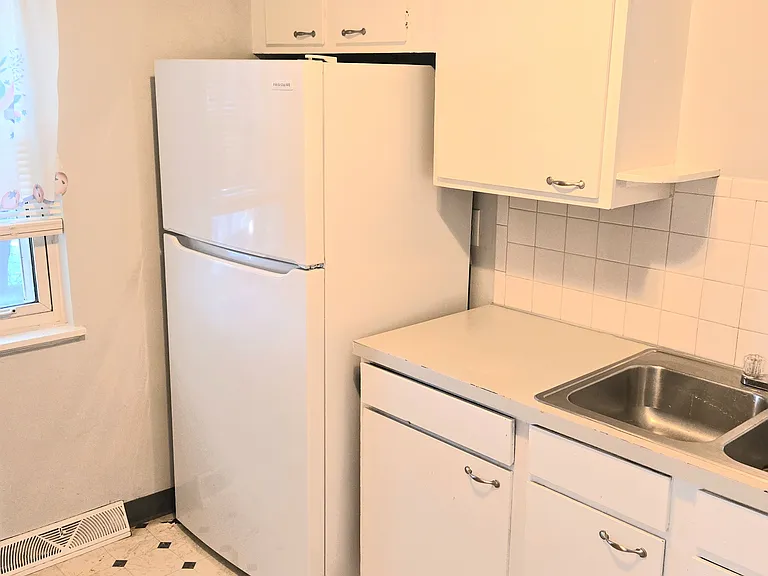 7035 Paxton Rd — Photo 1