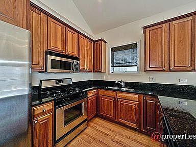 3rd image of 2738 W Augusta Blvd Unit 3