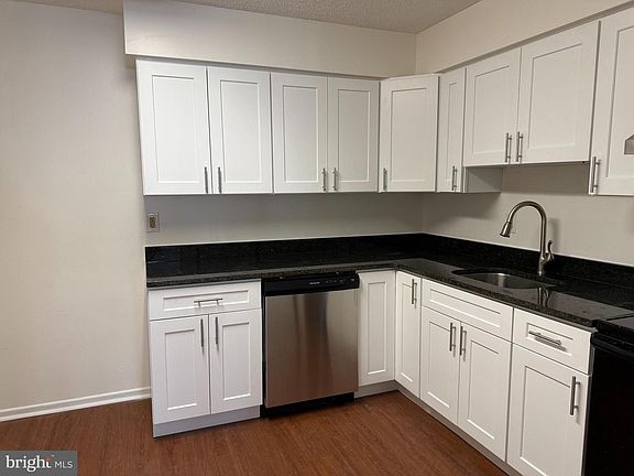 5th image of 23 Avon Dr #A