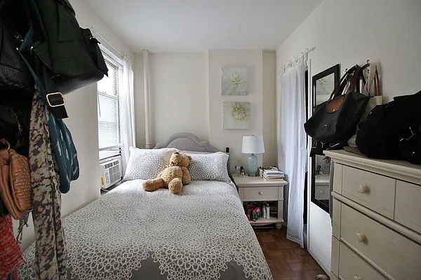 Rented by Julianna Realty Corp | media 12