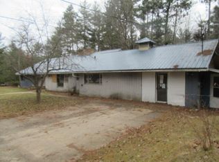 650 E 11th St, Mio, MI 48647