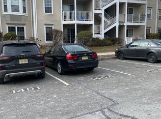 393 Poets Way #393, Mahwah, NJ 07430