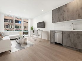 1661 Madison Ave, New York, NY