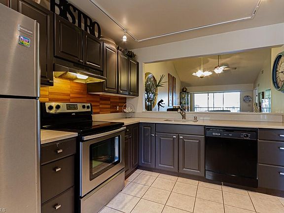 4th image of 5634 Woodmere Lake Cir #B203