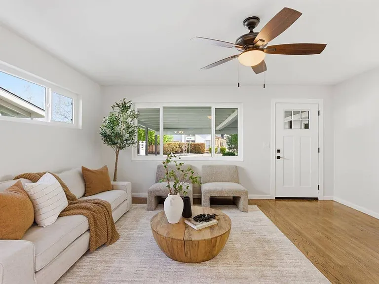 452 Waddington Ave — Photo 4