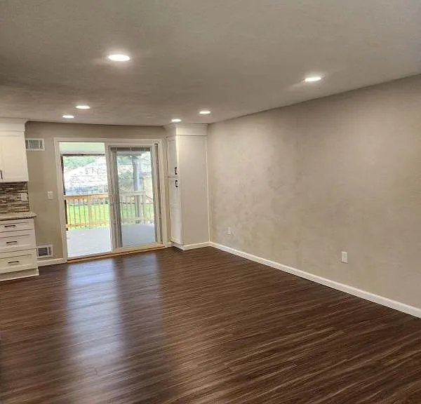 726 Vanderbilt Dr — Photo 10