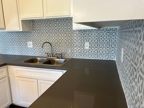 5th image of 9140 Avenue St #3