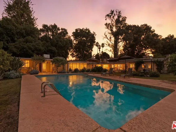 8433 Melvin Ave, Northridge, CA 91324