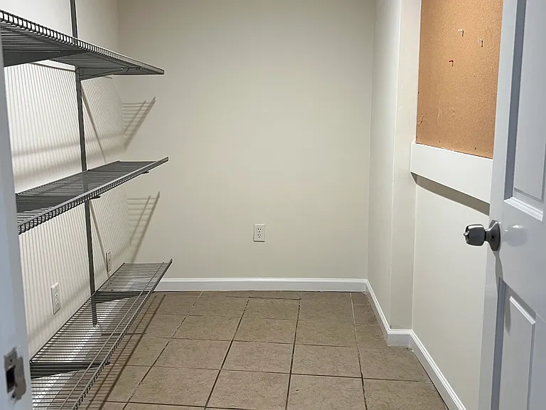 38 Hillsdale Rd — Photo 17