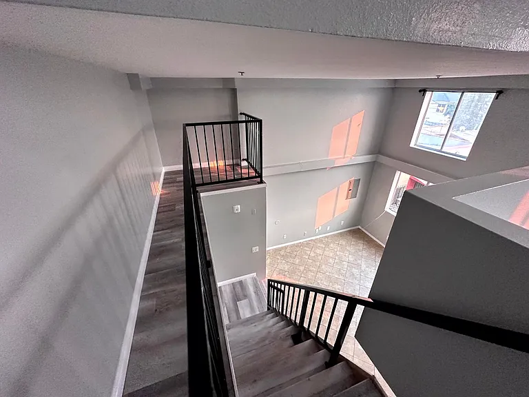 432 N Kingsley Dr. — Photo 16