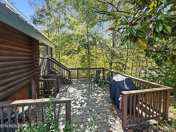 2nd image of 1020 Walini Way