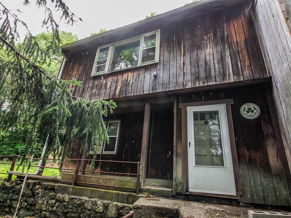 1st image of 66 Croton Ave