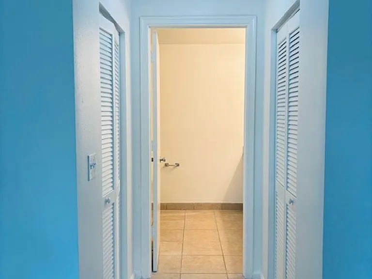 The Mirage Apartments — Photo 40