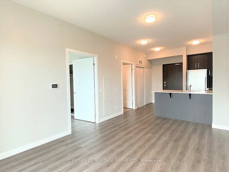 15 Queen St S #1413 — Photo 9
